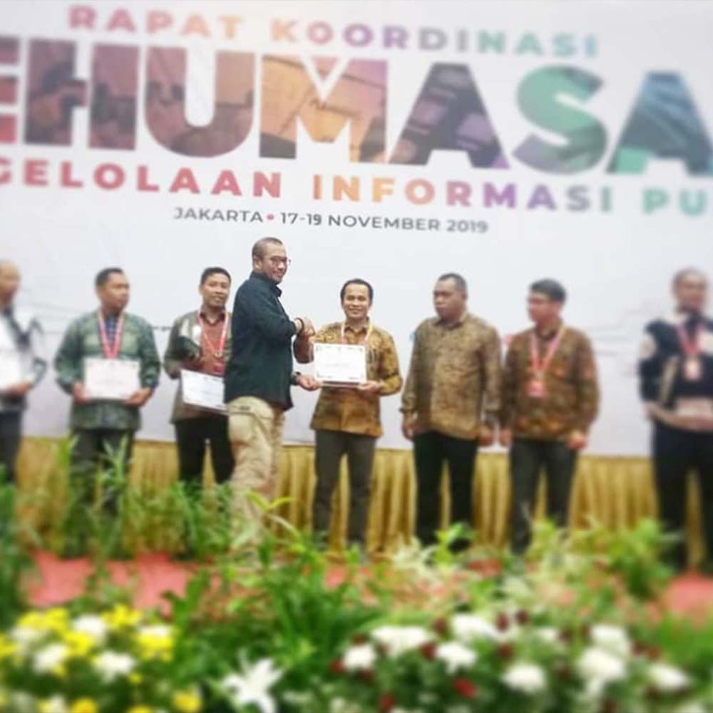 NOMINASI PPID TERINFORMATIF